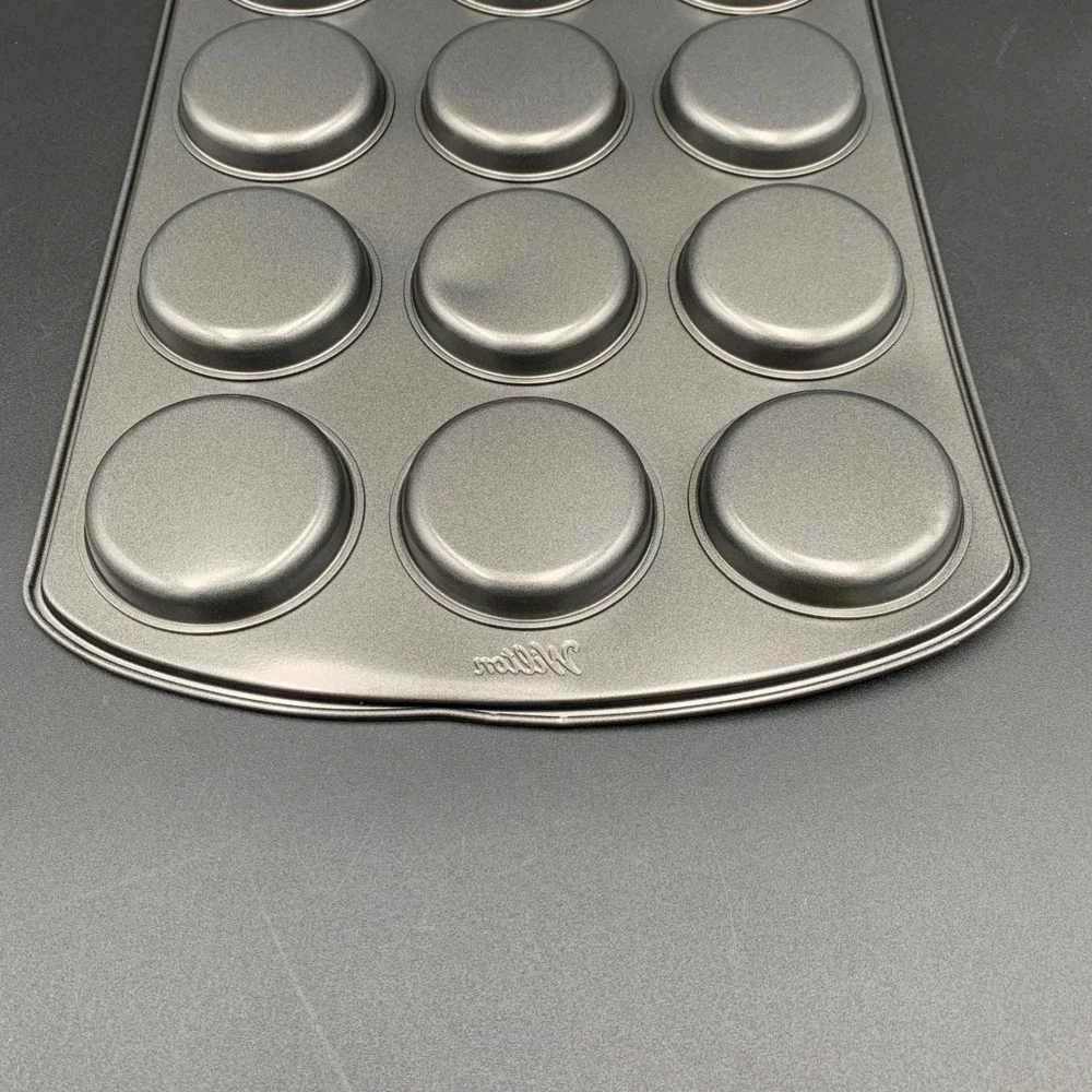 Wilton Gold Premium Non-Stick 12-Cavity Muffin Top Pan 16x11 Dents